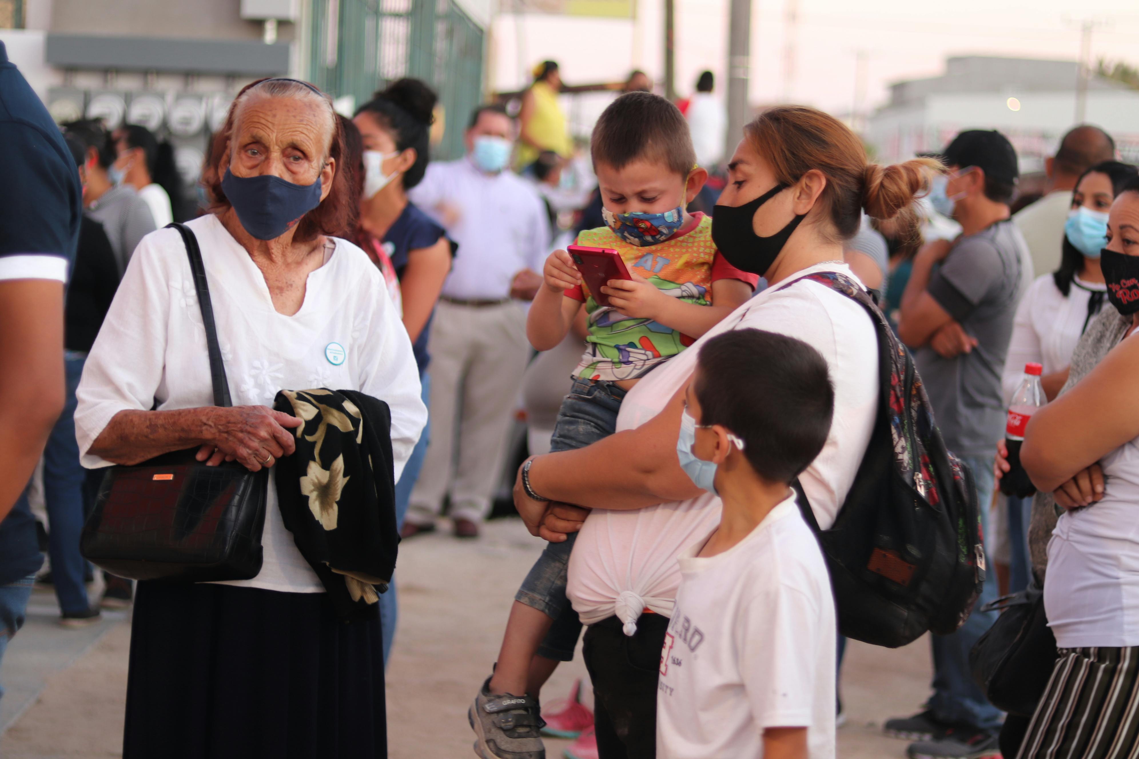 personas en la calle