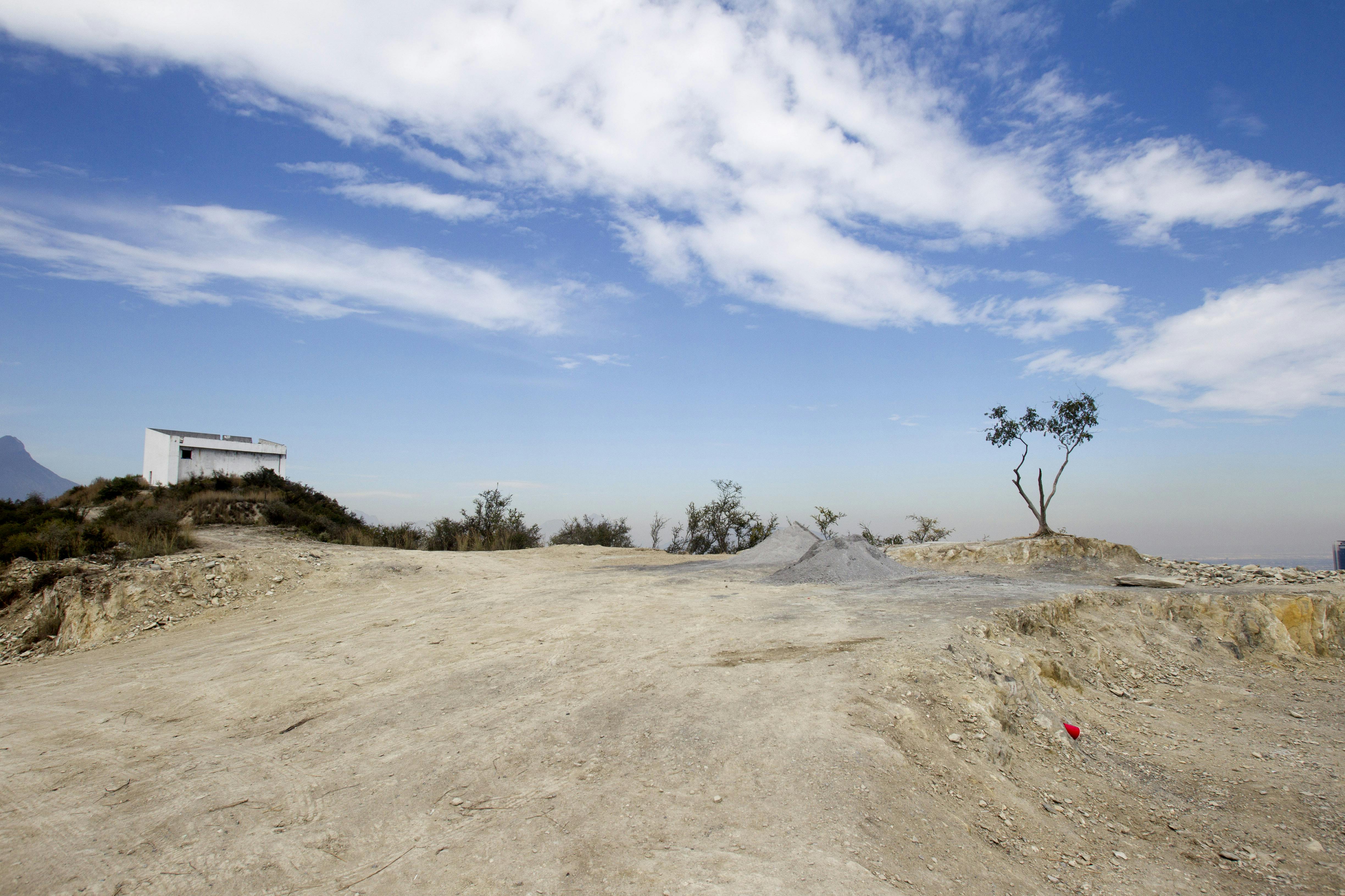 Zona en inicios de obra para colocar la Virgen